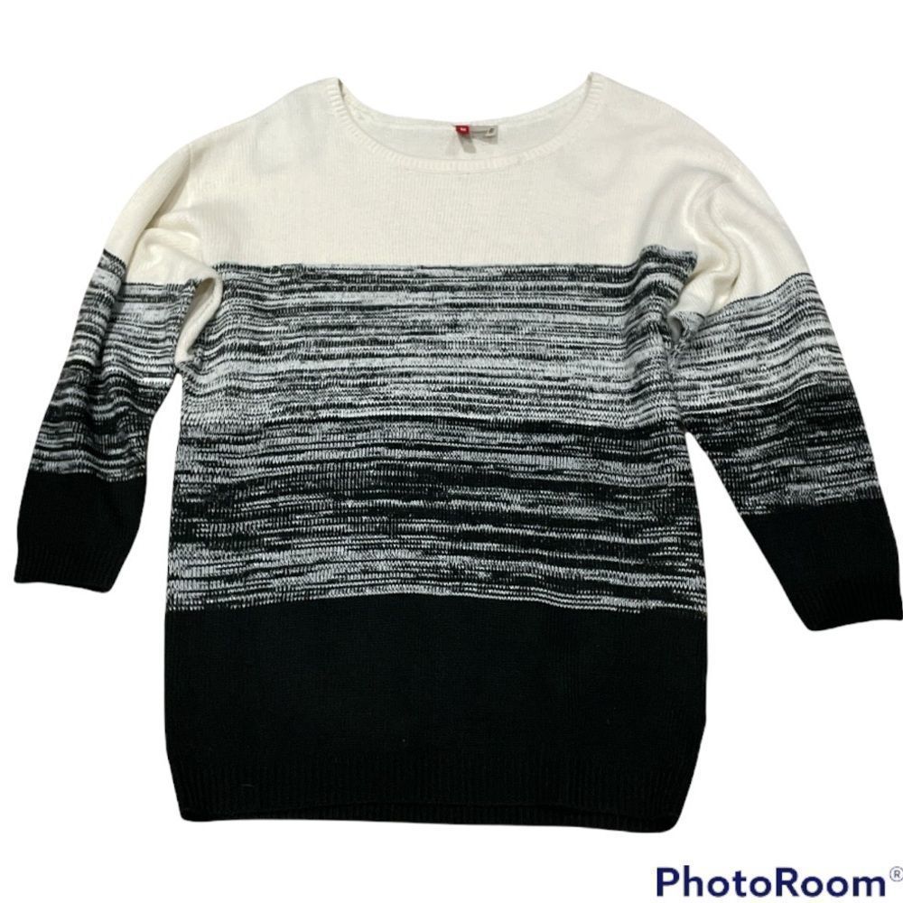 H&M divided over size sweater size Medium